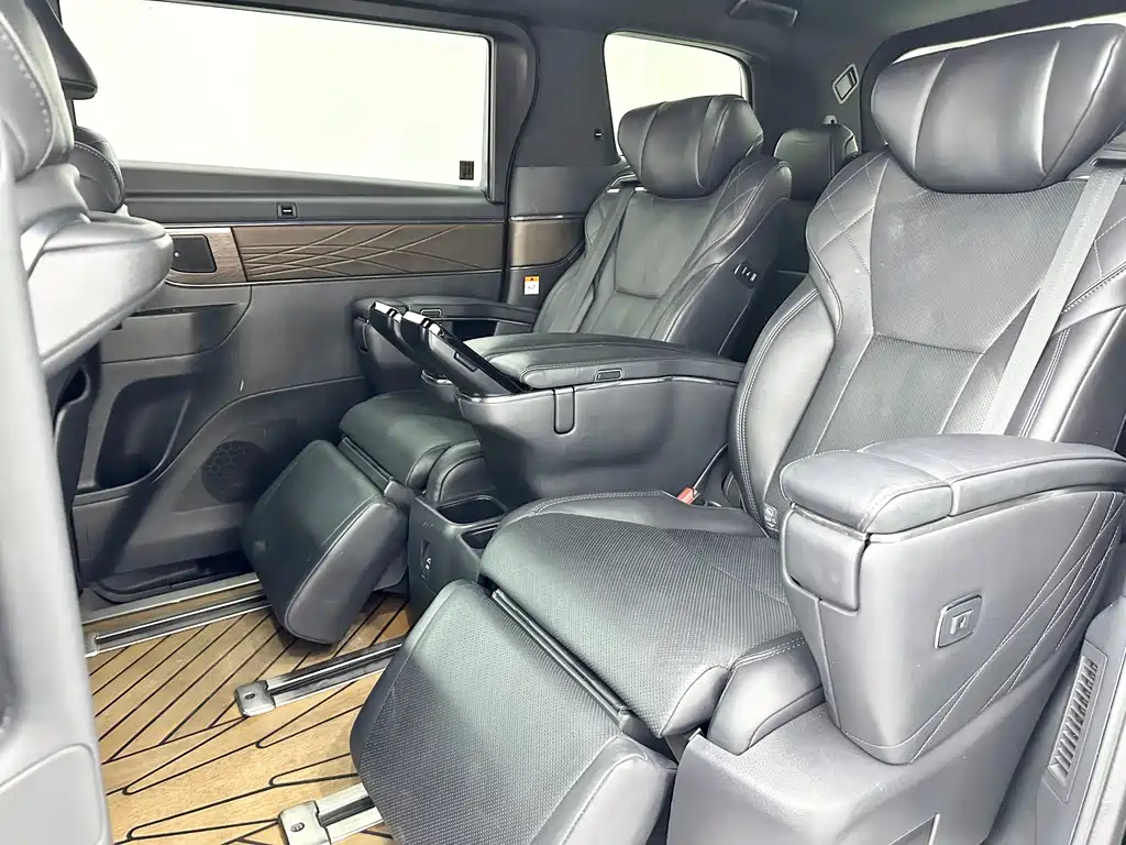 2024 Toyota Alphard Hybrid 2.5L Prestige