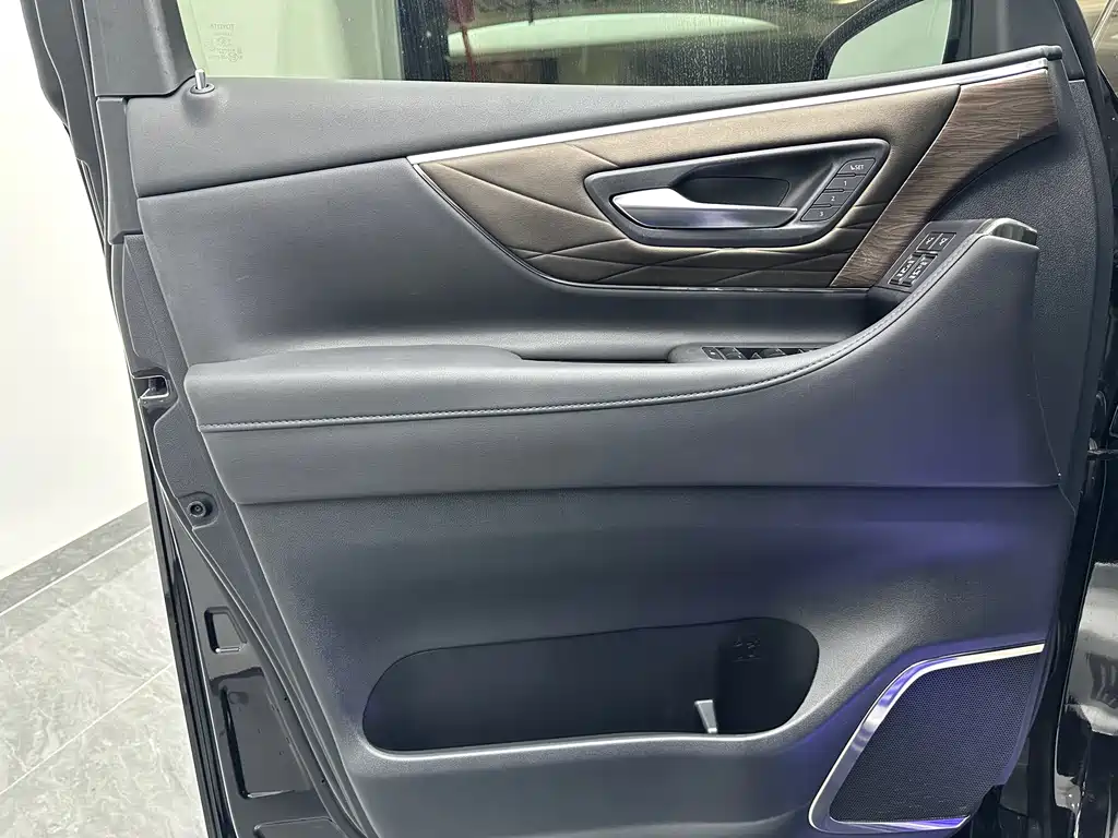 2024 Toyota Alphard Hybrid 2.5L Prestige