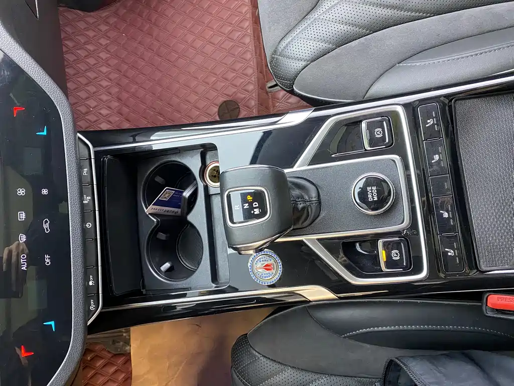 Hongqi HS5 2022 2.0T AWD