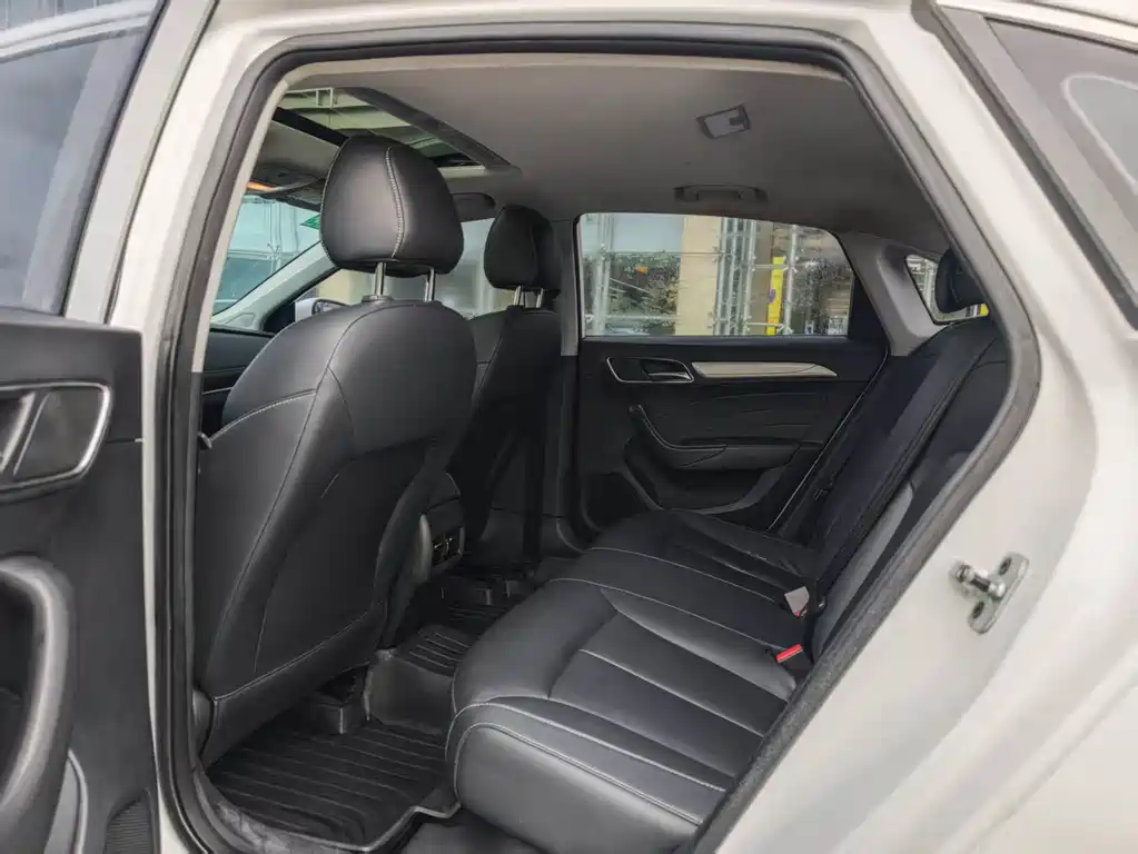 Roewe i6 NEV 2019 PLUS 50T 4G Interconnect Glory Luxury Edition