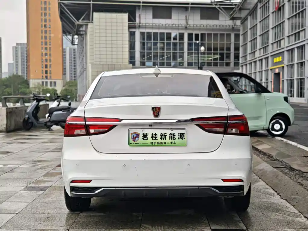 Roewe i6 NEV 2019 PLUS 50T 4G Interconnect Glory Luxury Edition