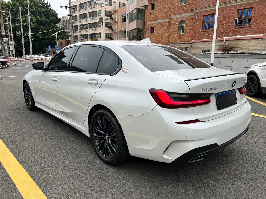 BMW 3 Series 2022 LCI 325Li M Sport Black Package