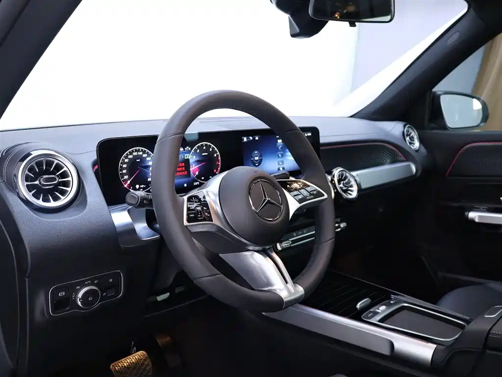 Mercedes-Benz GLB 2025 GLB 220 Dynamic Trim