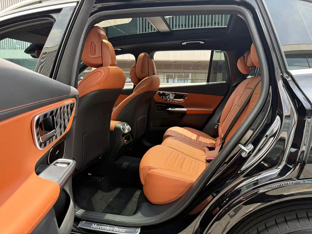 Mercedes-Benz GLC 2025 GLC 300 L 4MATIC Dynamic 5-Seater