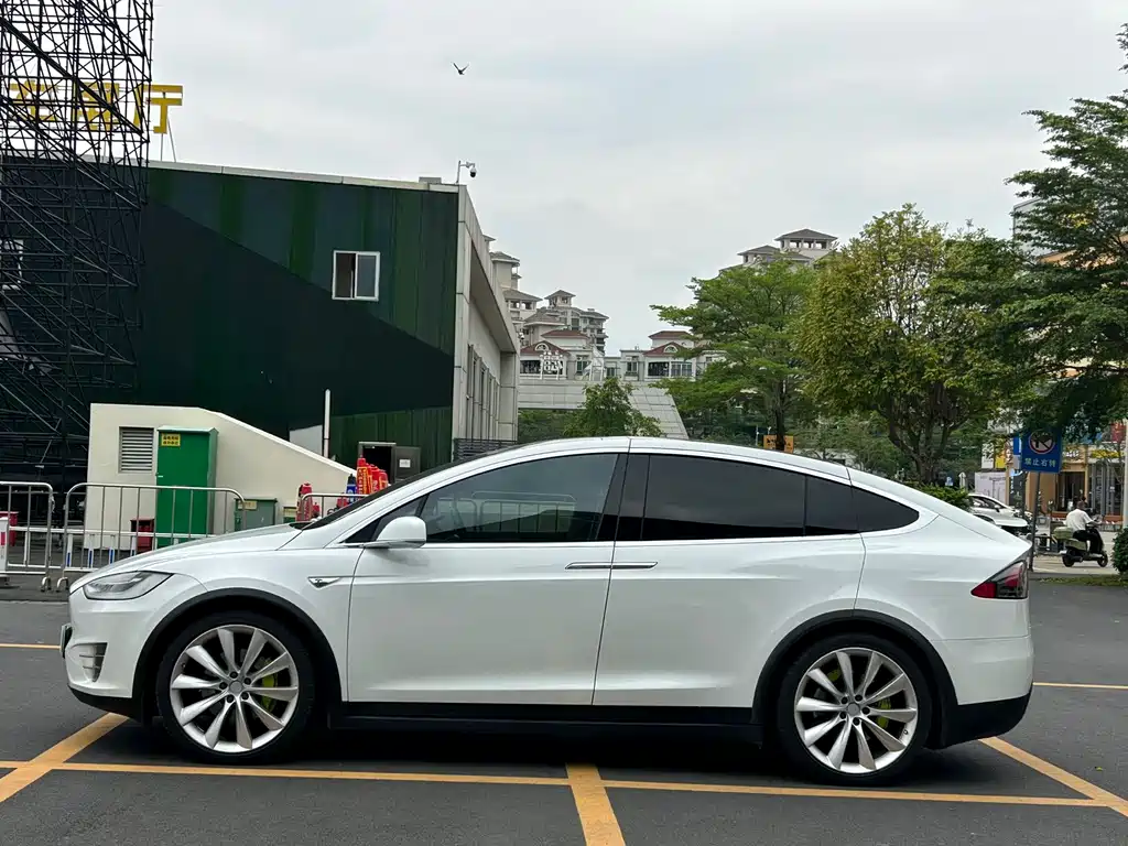 Tesla Model X 2016 Model X 90D