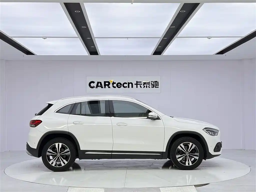 Mercedes-Benz GLA 200 (2020)