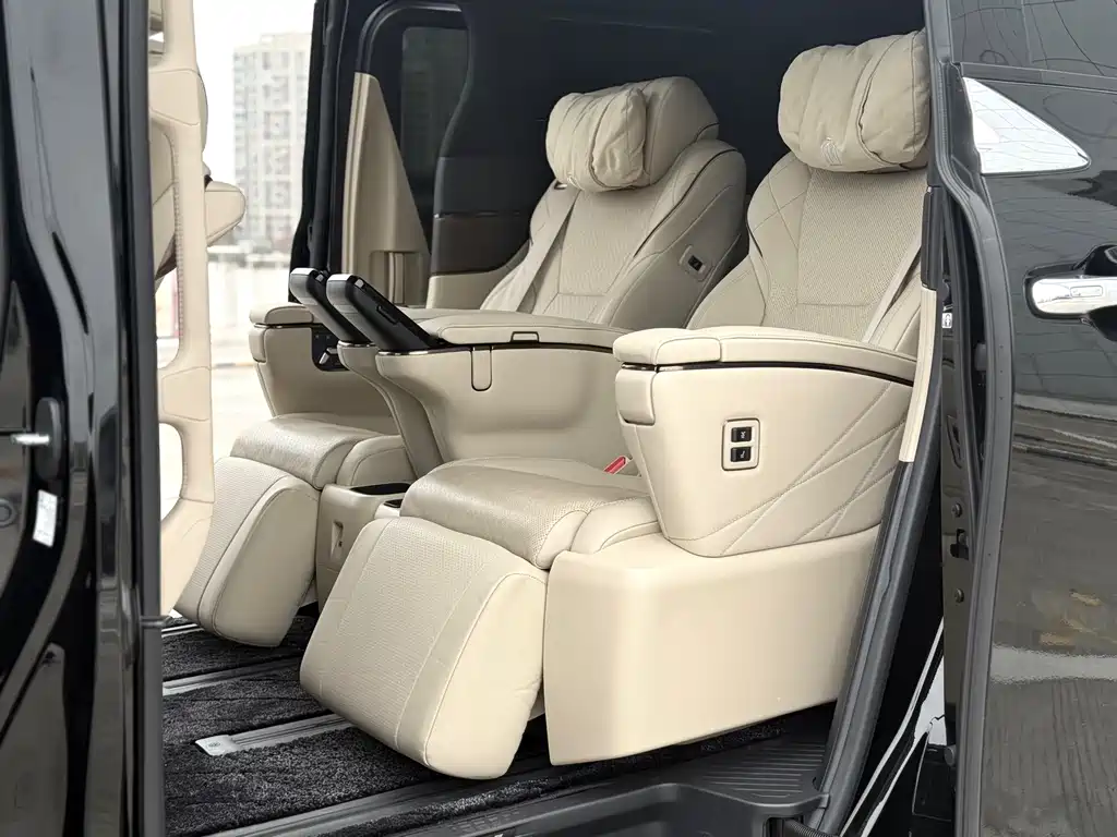 Vellfire 2024 Crown Hybrid 2.5L Supreme Executive Edition
