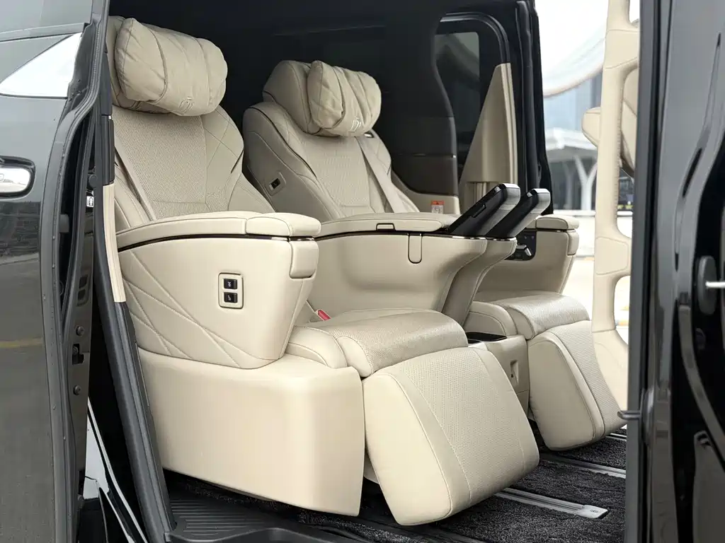 Vellfire 2024 Crown Hybrid 2.5L Supreme Executive Edition
