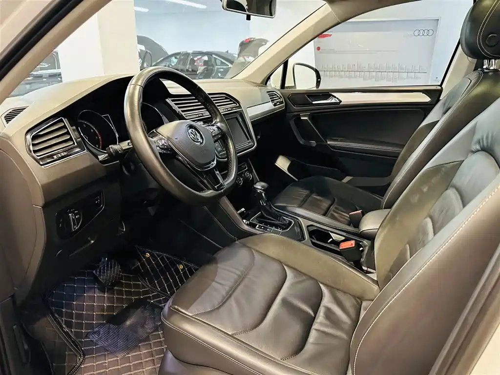 Tiguan L 2019 330TSI Automatic FWD Panorama Comfort Edition China VI
