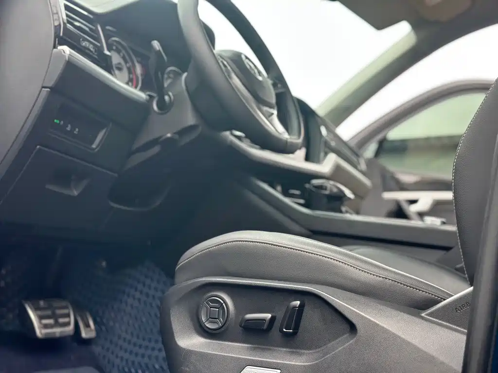 Touareg 2019 2.0TSI Navigator Edition China VI