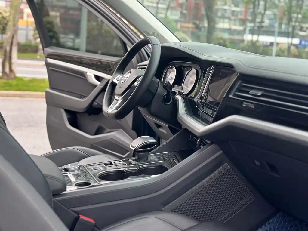 Touareg 2019 2.0TSI Navigator Edition China VI