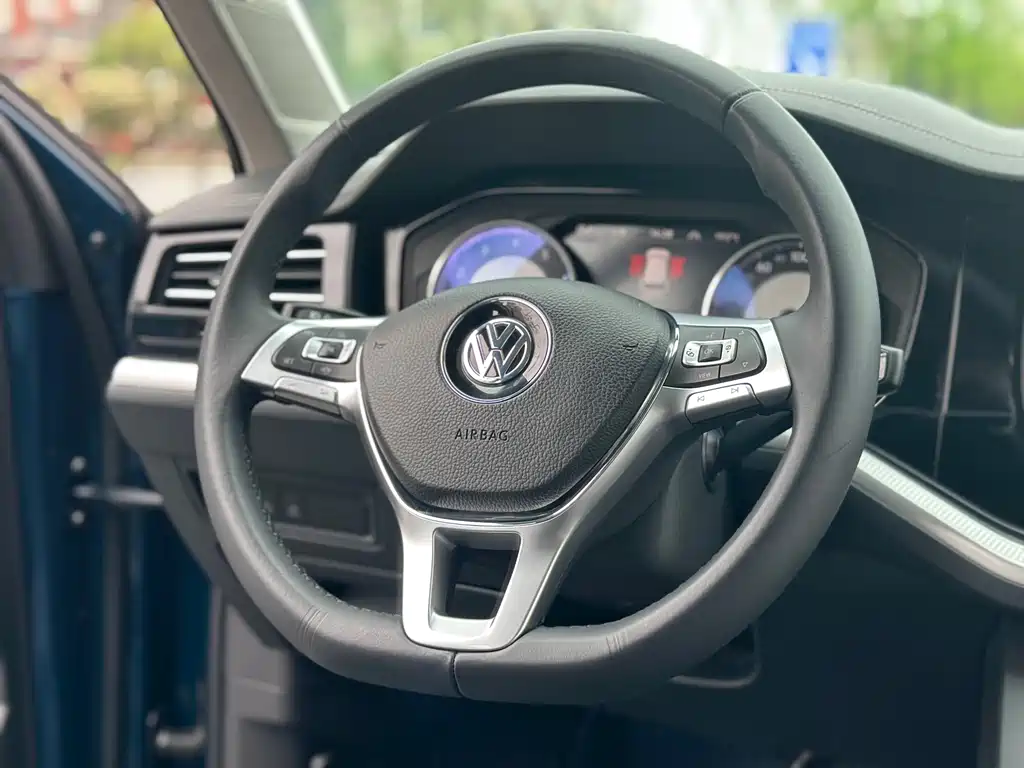 Touareg 2019 2.0TSI Navigator Edition China VI
