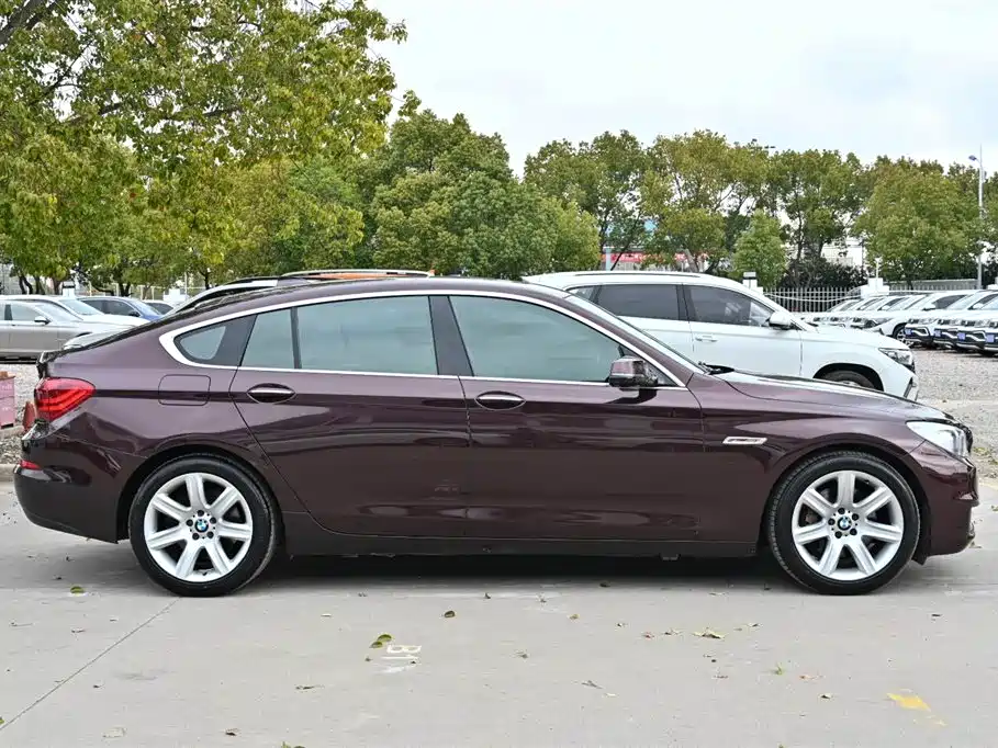BMW 5 Series GT 2017 528i Leading Edition