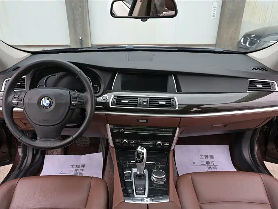 BMW 5 Series GT 2017 528i Leading Edition