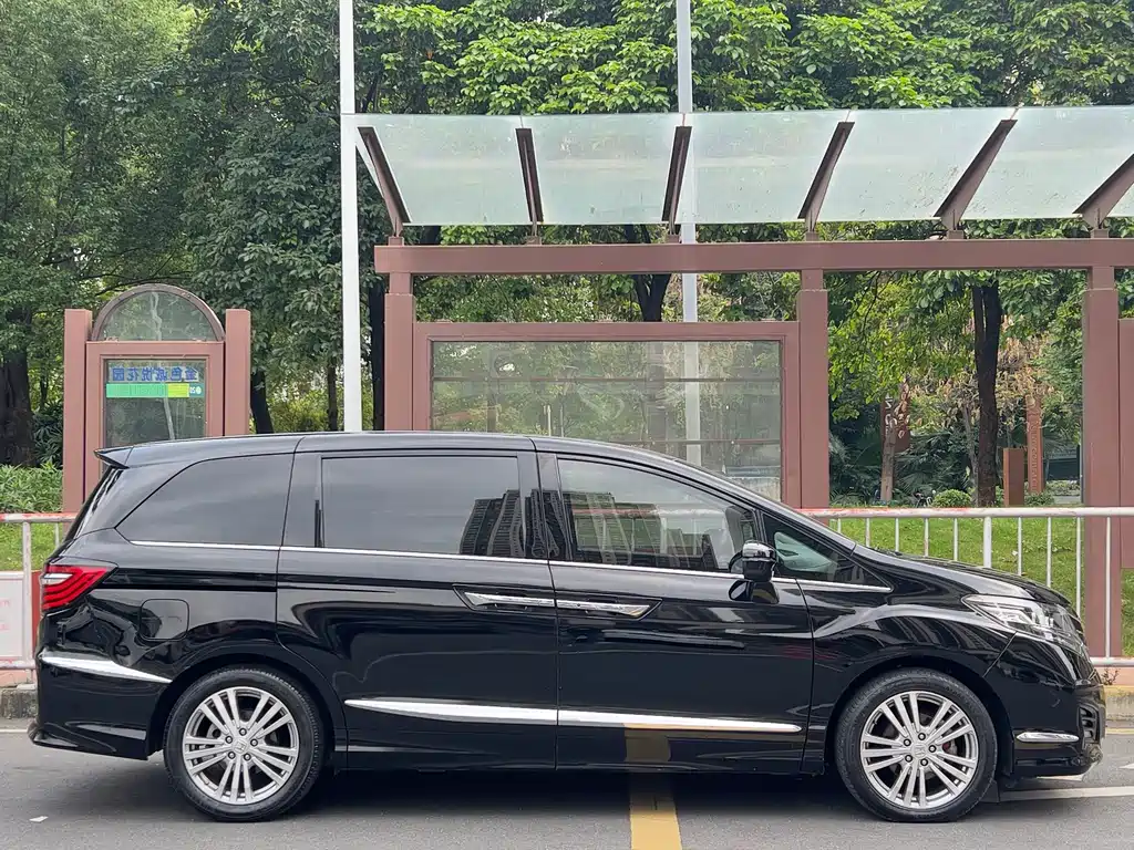 Honda Elysion 2016 2.4L Supreme Edition