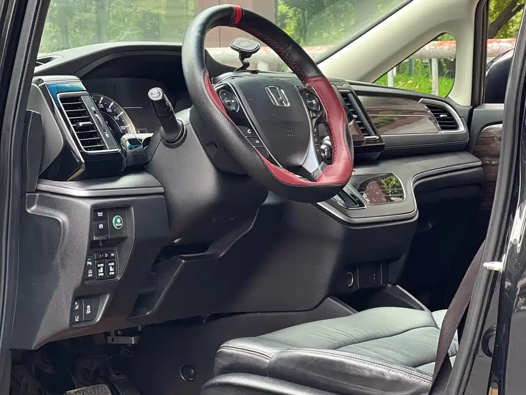 Honda Elysion 2016 2.4L Supreme Edition