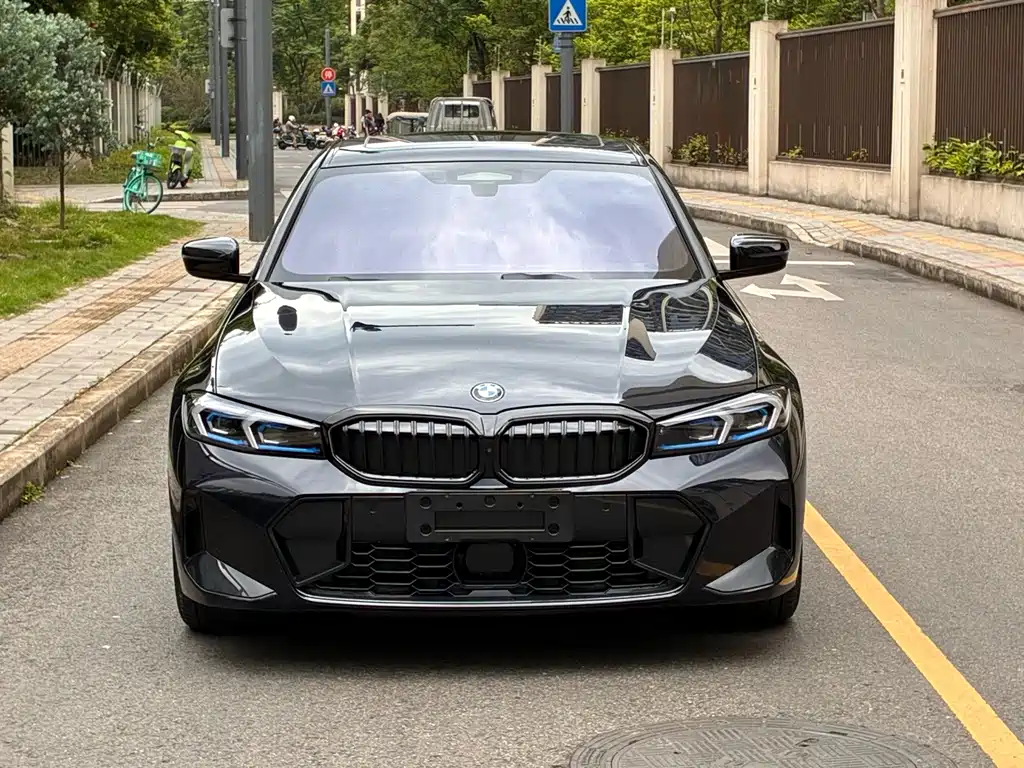 BMW 3 Series 2025 330Li Exclusive M Sport Night Edition