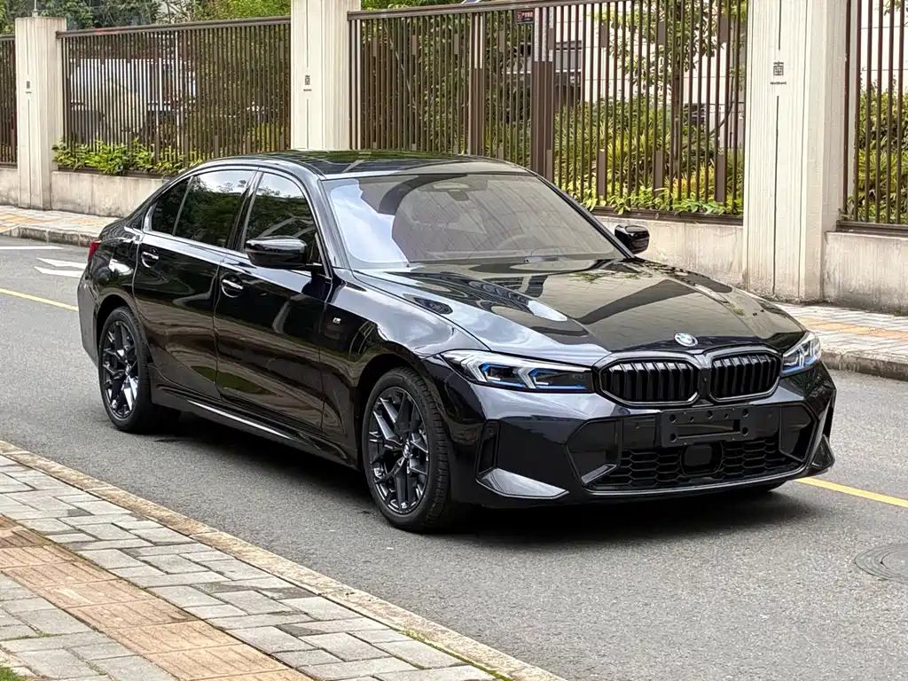 BMW 3 Series 2025 330Li Exclusive M Sport Night Edition