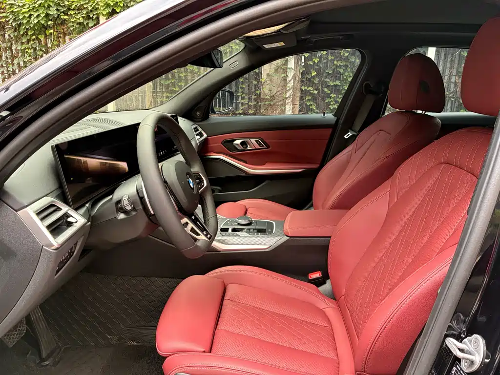 BMW 3 Series 2025 330Li Exclusive M Sport Night Edition