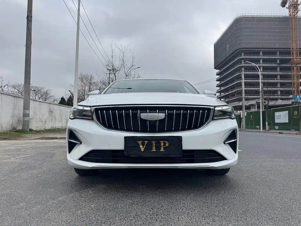 Geely Emgrand 2022 4th Generation 1.5L CVT Luxury Edition