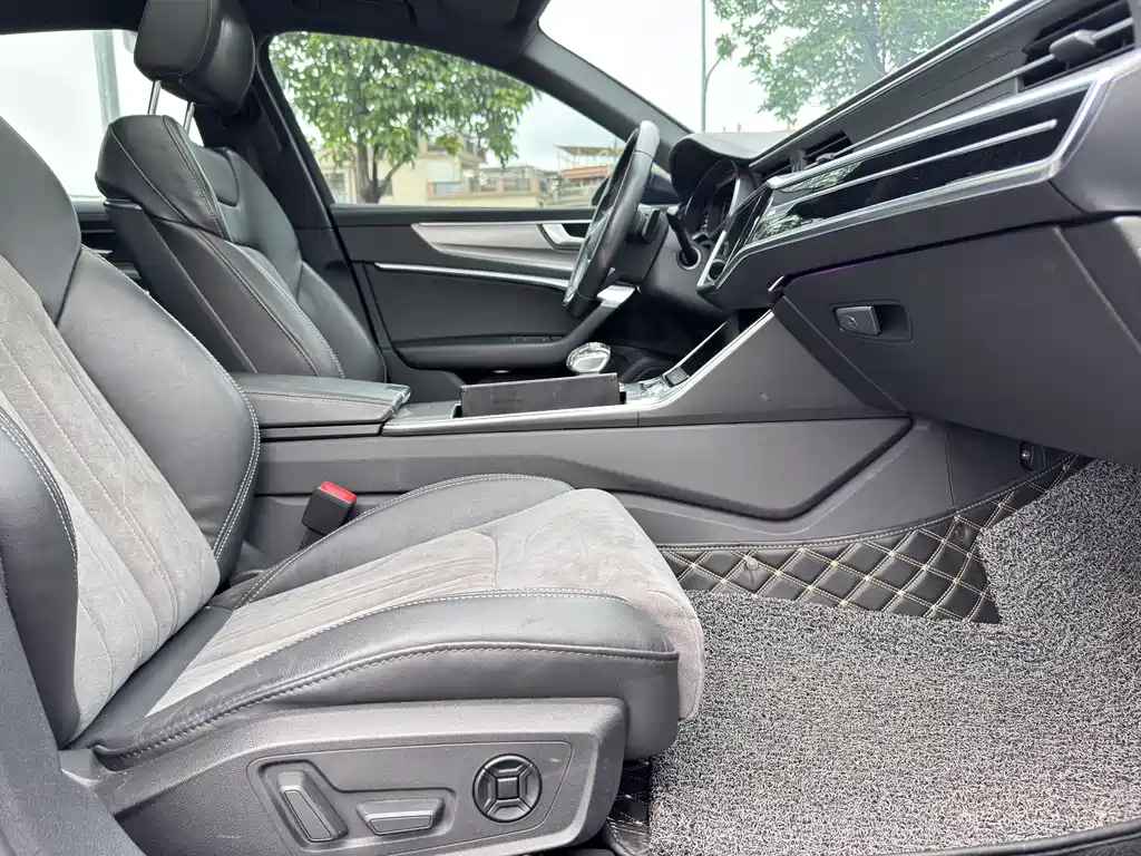 Audi A6L 2022 40 TFSI Luxury Dynamic Edition