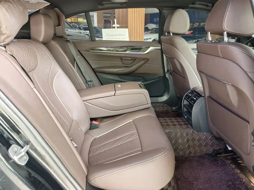 BMW 5 Series 2022 525Li M Sport Package