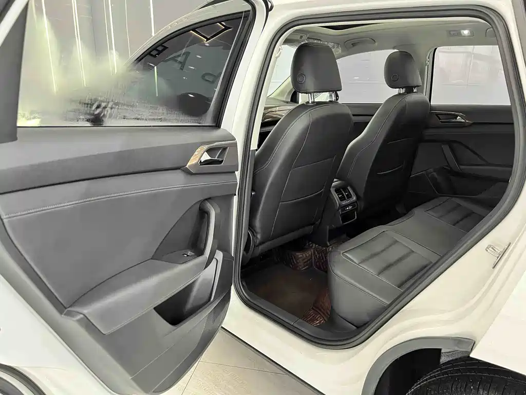 Volkswagen Tharu 2022 280TSI 2WD Luxury Edition