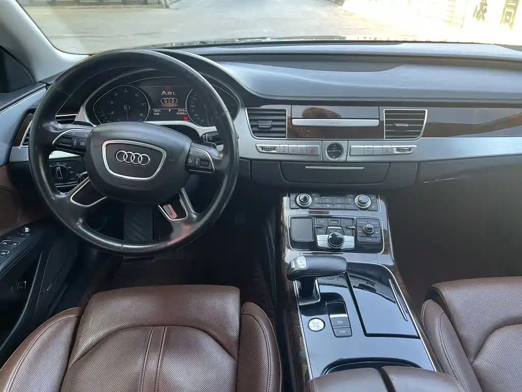 Audi A8L 45 TFSI quattro Luxury