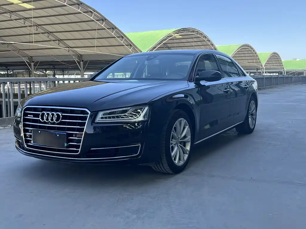 Audi A8L 45 TFSI quattro Luxury