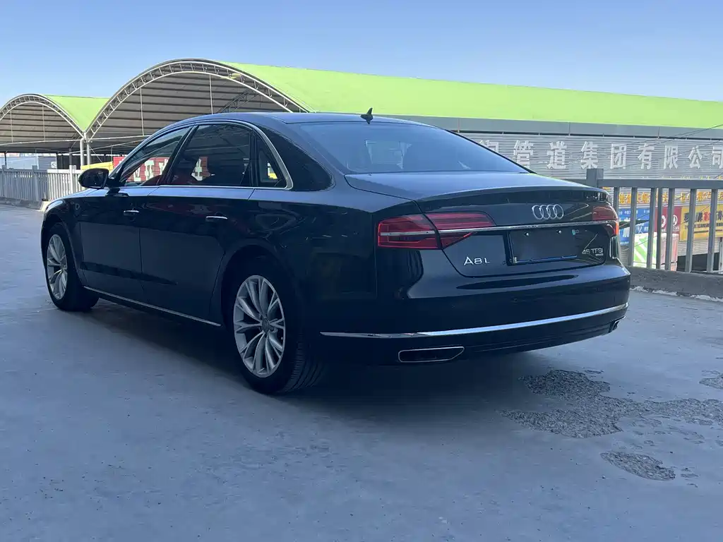 Audi A8L 45 TFSI quattro Luxury