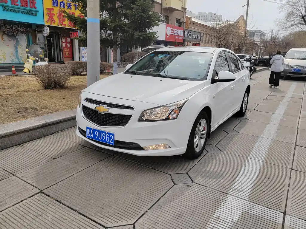 Chevrolet Cruze 2015 1.5L Classic SE AT
