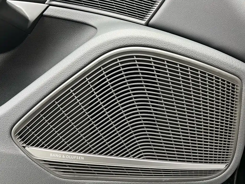 Audi A4L 2023 40 TFSI Bang & Olufsen Starry Night Edition