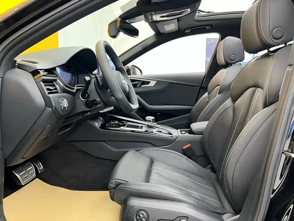 Audi A4L 2023 40 TFSI Bang & Olufsen Starry Night Edition