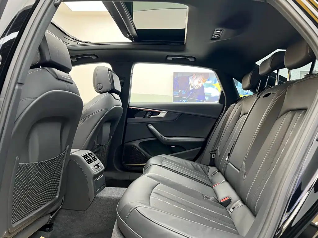 Audi A4L 2023 40 TFSI Bang & Olufsen Starry Night Edition