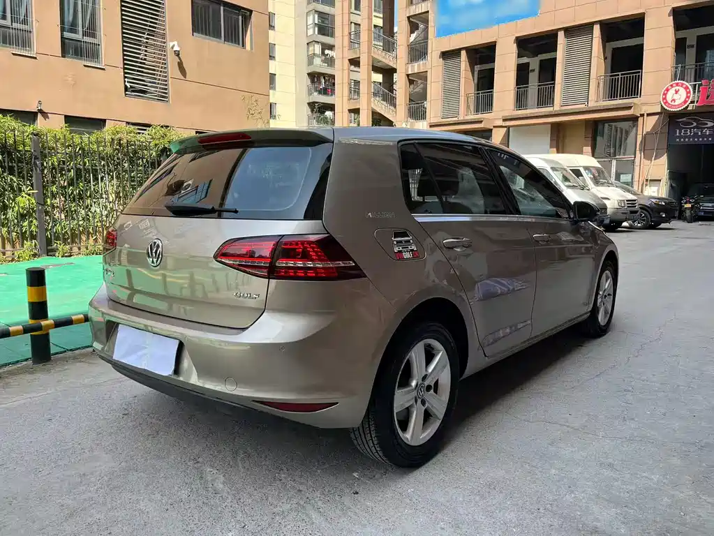Golf 2017 1.6L Automatic Comfort Edition Million Car Commemorative Edition