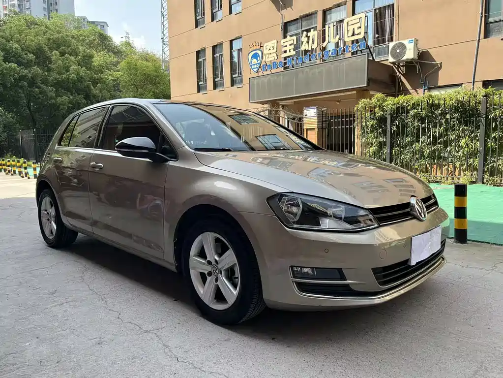 Golf 2017 1.6L Automatic Comfort Edition Million Car Commemorative Edition