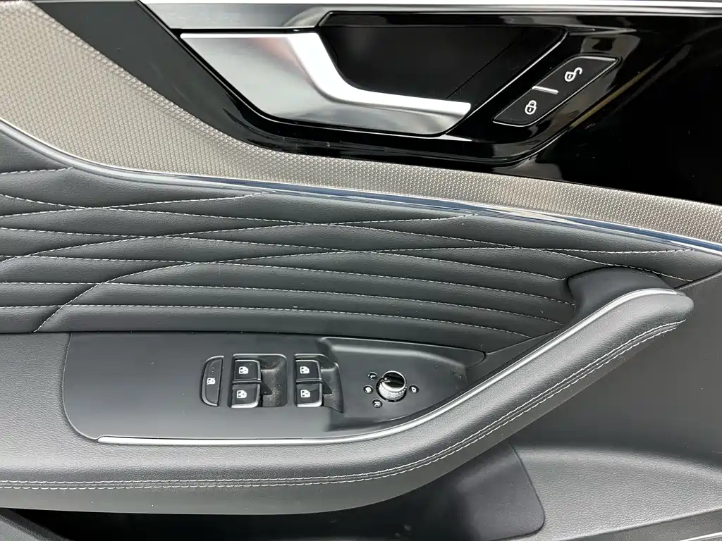 Hongqi HS5 2022 2.0T Zhilian Qixiang Edition
