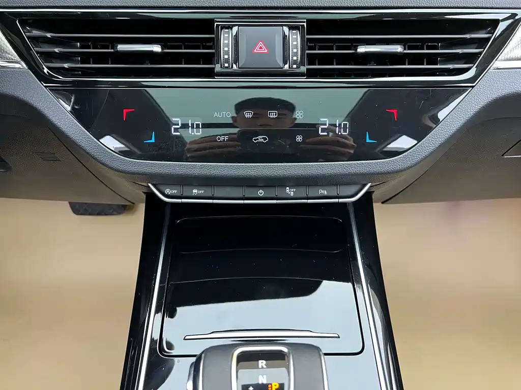 Hongqi HS5 2022 2.0T Zhilian Qixiang Edition