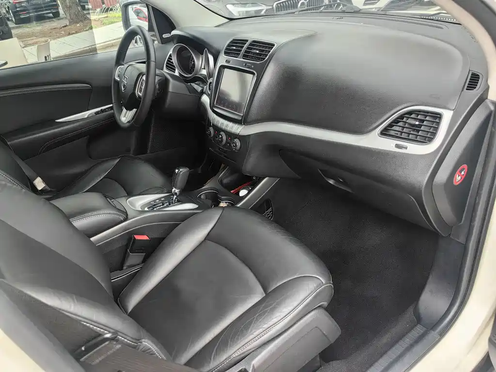 Dodge Journey 2013 2.4L FWD Premium Edition