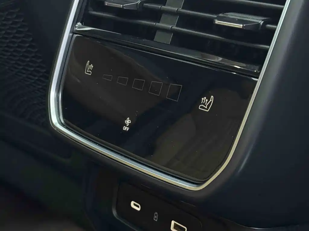 Lynk & Co 09 EM-P 2023 2.0TD EM-P Long Range Edition PM 7-Seater