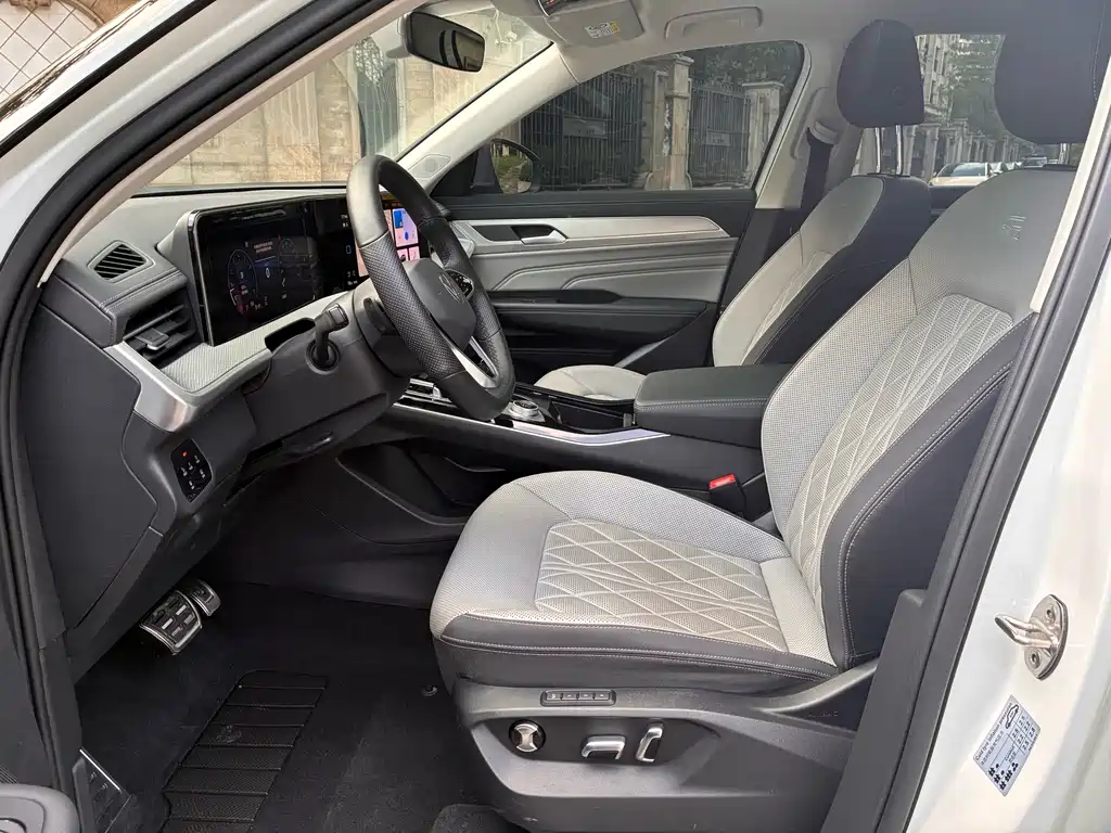 Volkswagen Tavendor 2023 380TSI AWD R-Line Edition