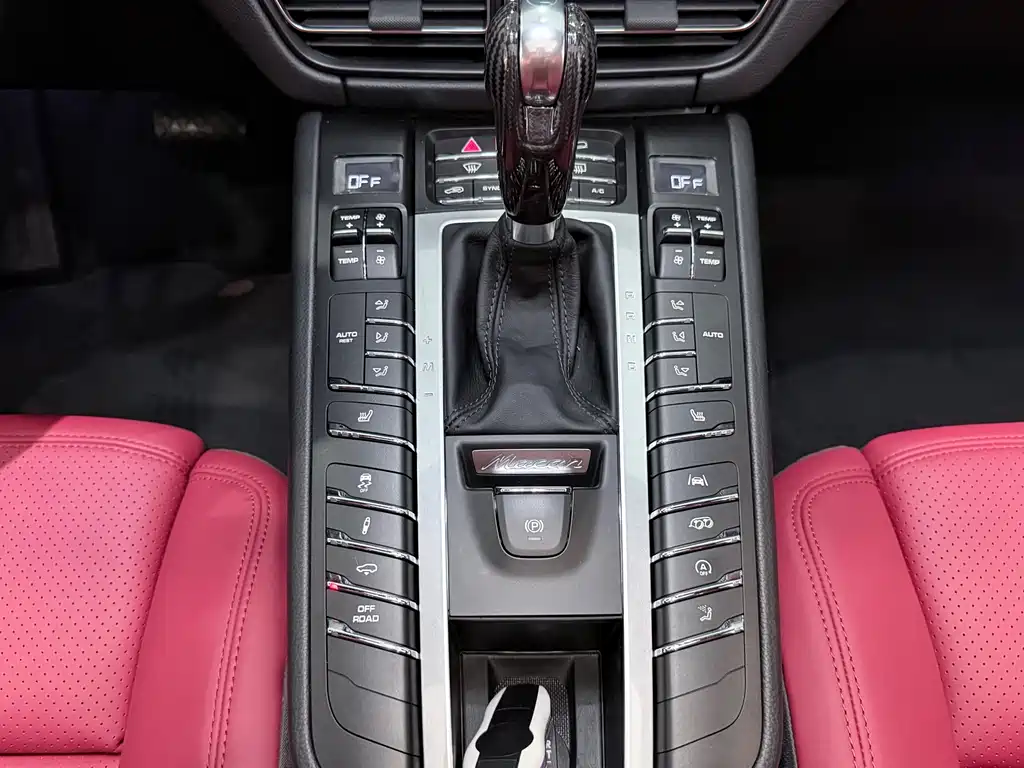 Porsche Macan 2020 Macan GTS 2.9T