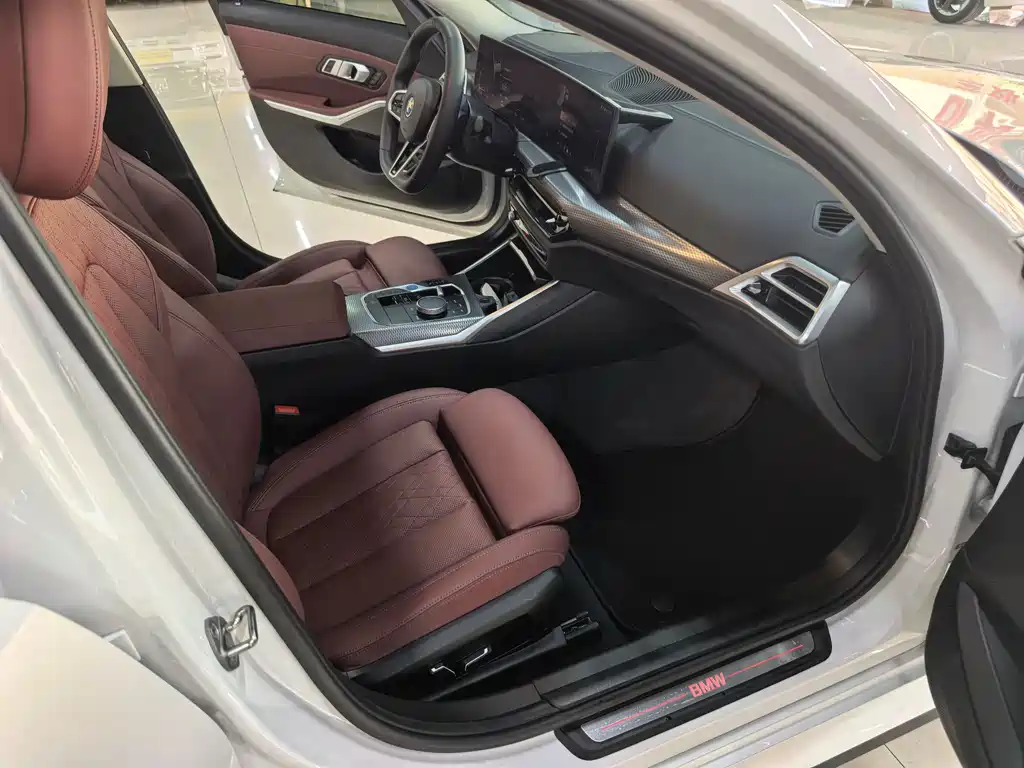 BMW i3 2025 eDrive 40 L Night Edition