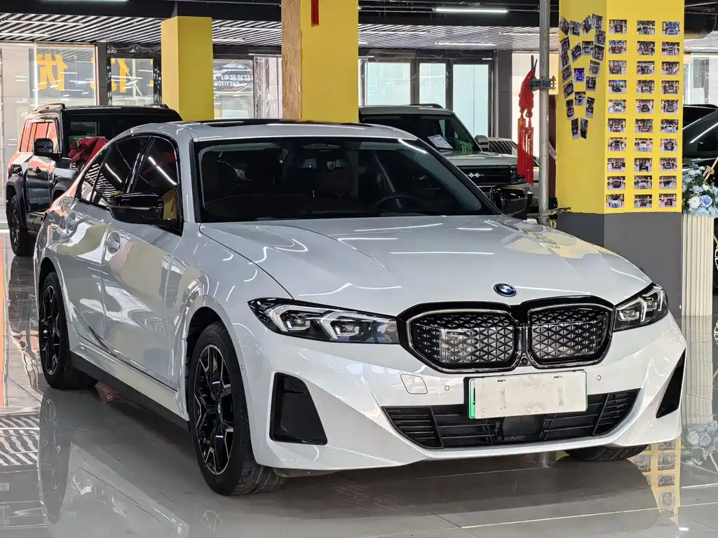 BMW i3 2025 eDrive 40 L Night Edition