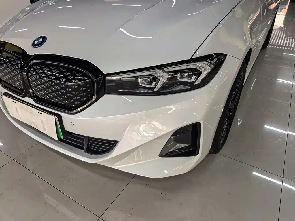 BMW i3 2025 eDrive 40 L Night Edition
