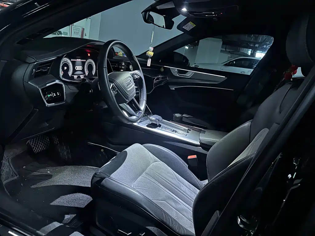 Audi A6L 2024 45 TFSI Zhenxuan Dynamic