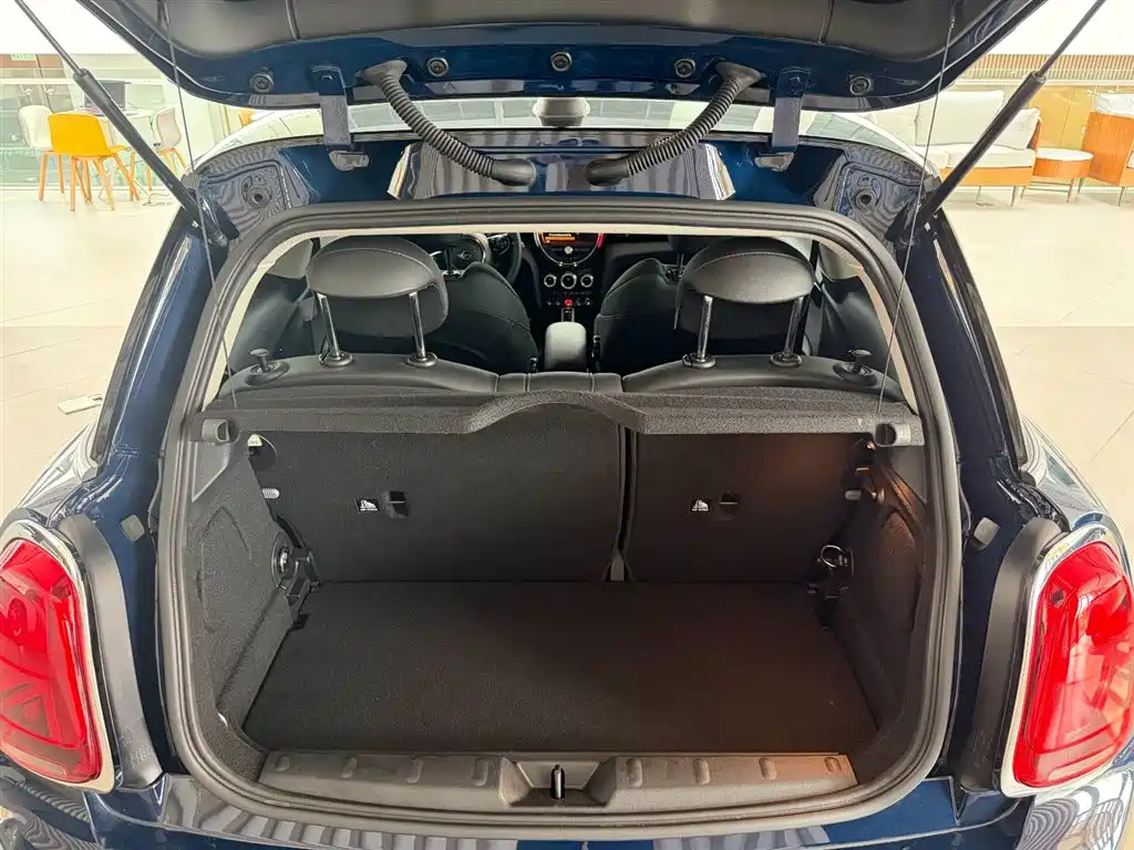 MINI 2018 1.5T COOPER Artist