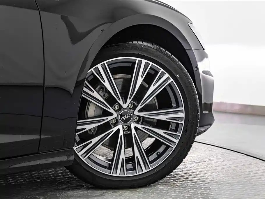 Audi A6L 2024 45 TFSI Zhenxuan Dynamic Edition