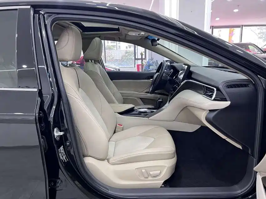 Camry 2021 2.0G Luxury Edition