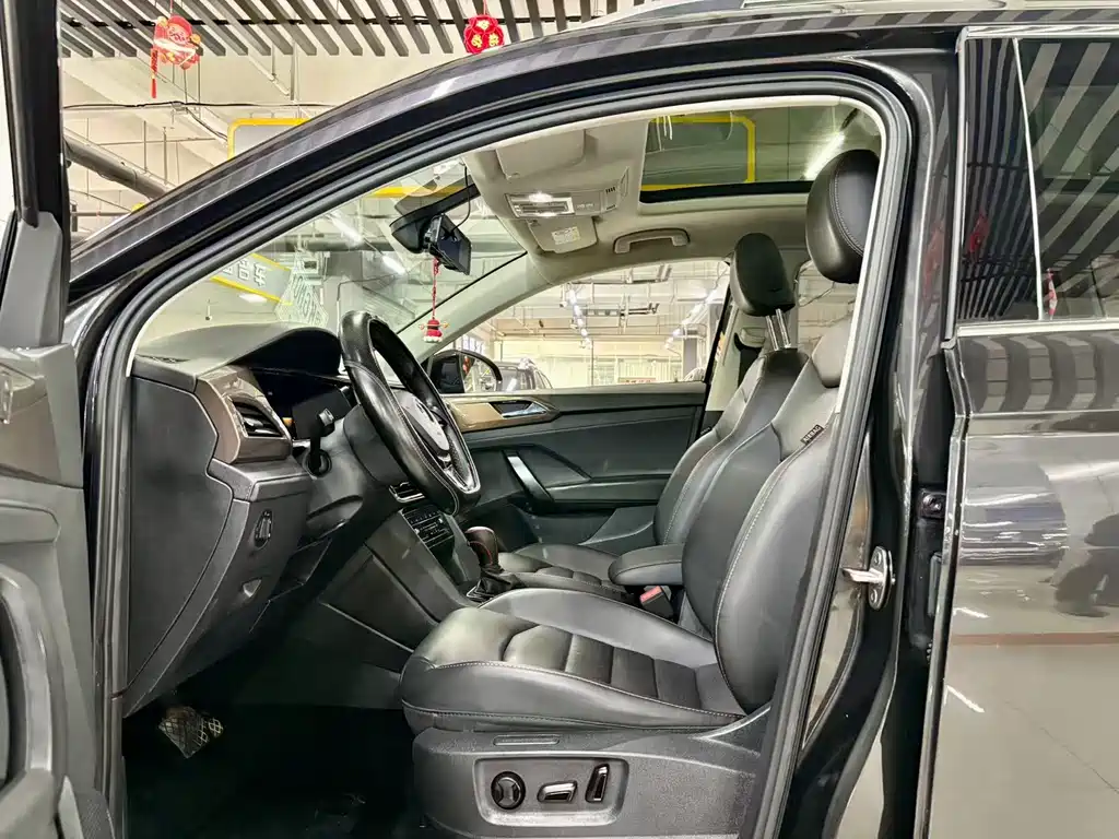 Volkswagen Tharu 2022 280TSI FWD Luxury Edition